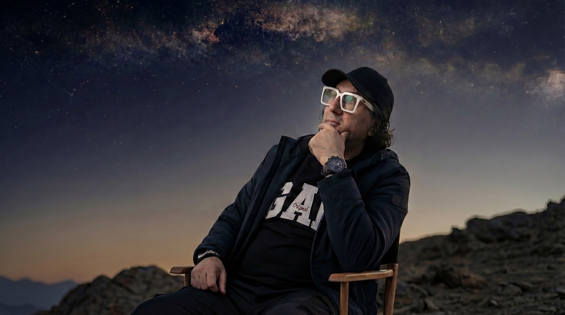 Create_a_cinematic_4k_202601272133-2